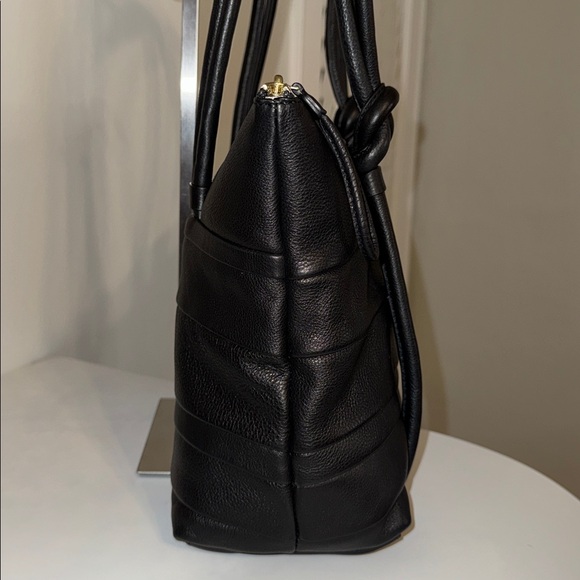 Radley London Farringdon Black Leather Tote w/ Dog Charm - Picture 3 of 9